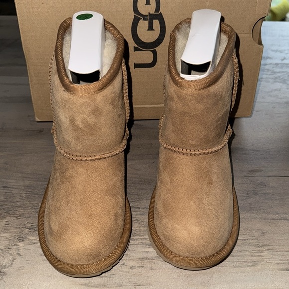 UGG Classic II Tall Boots Chestnut Toddler size 8 - Picture 4 of 10